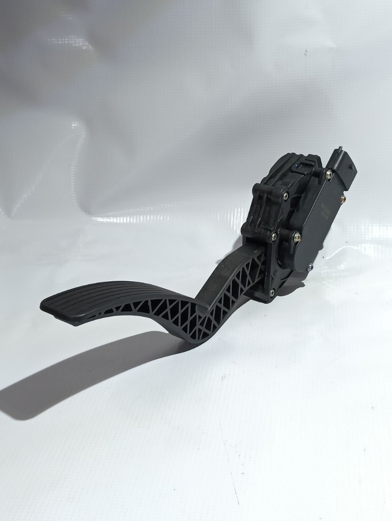 Pedal Acelaracion New Korando #2
